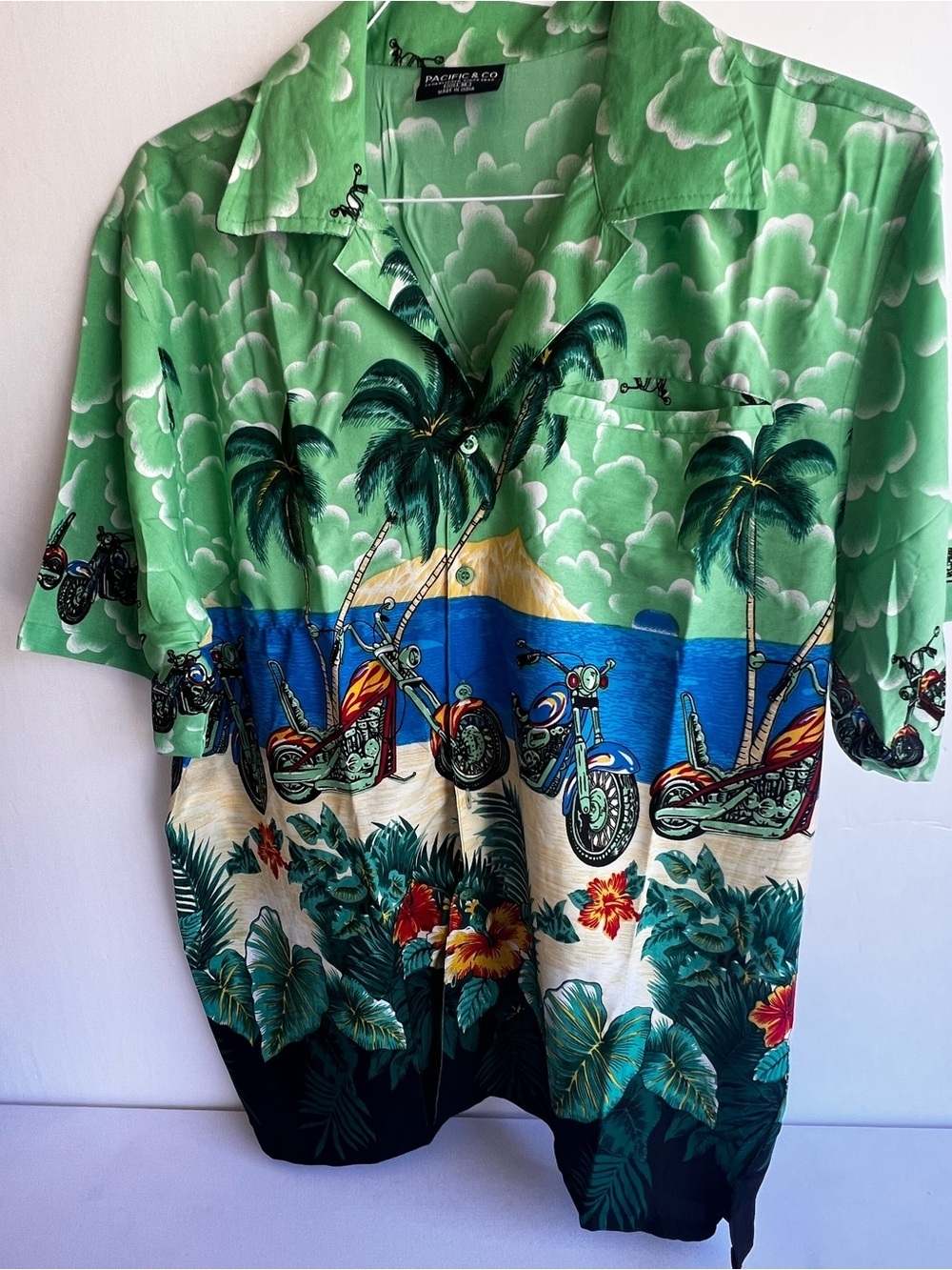 PACIFIC & CO MOTORCYCLE HAWAIIAN SHORT SLEEVE SHIRT. MEDIUM  MULTICOLOR